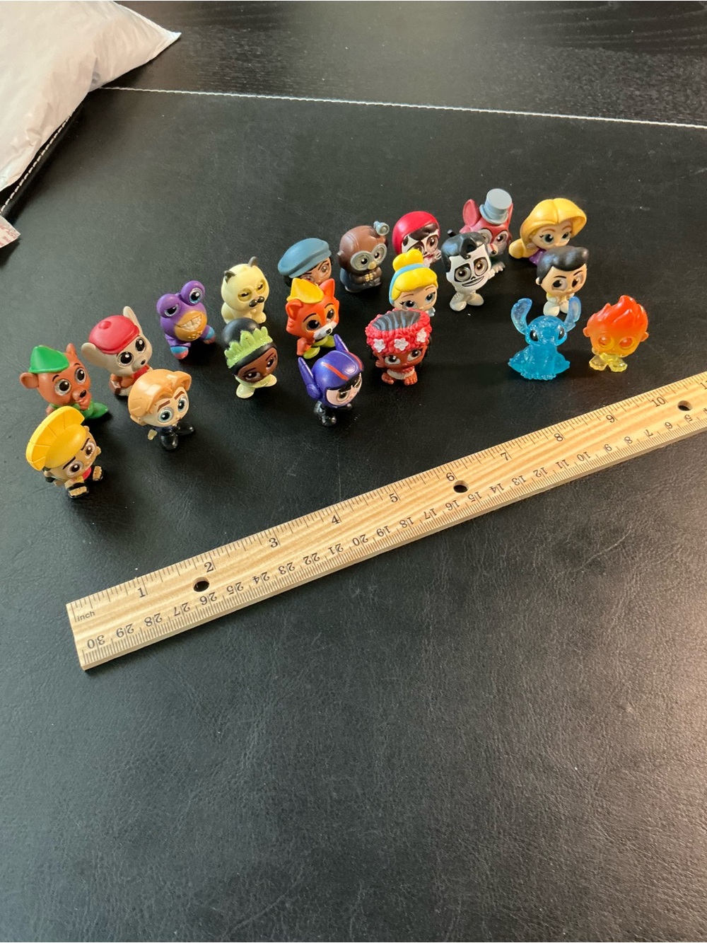 Disney Doorables Mixed lot of 20